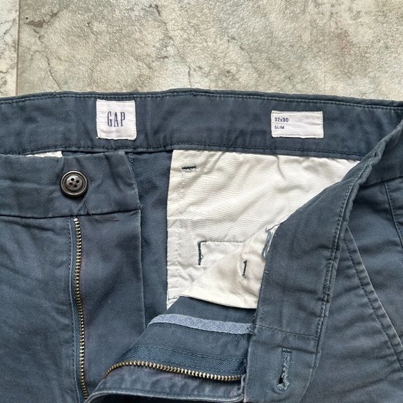 SHIPS FREE! GUC Gap Slate Blue Casual Chino Khakis Size 32x30 - Picture 2 of 4